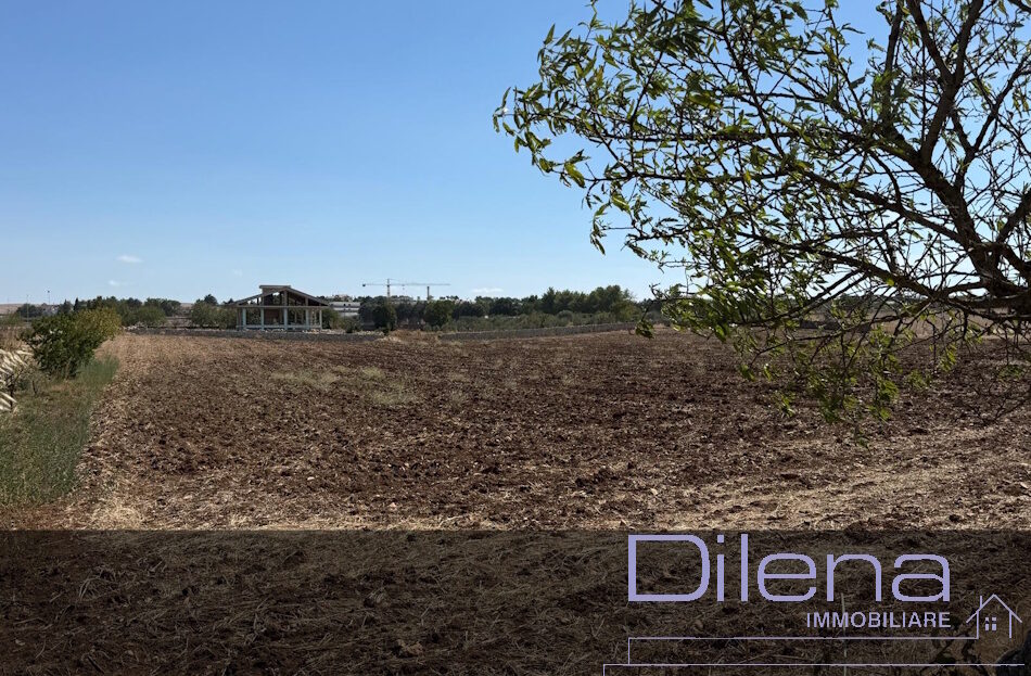 terreno confinante su via Ruvo